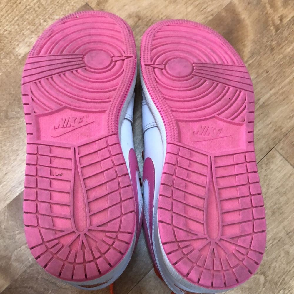 Girls Air Jordan “pinksickle” shoes. Size 6Y. Worn less than 10 times. - Picture 5 of 7